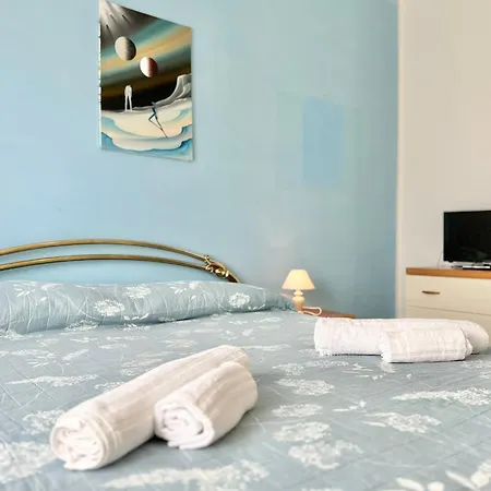 Appartamento Hostdomus - Leo's House Pietra Ligure