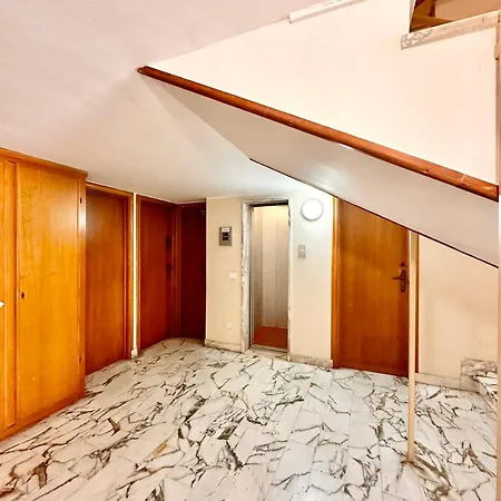 Appartamento Hostdomus - Leo's House