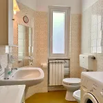 Appartamento Hostdomus - Leo's House Pietra Ligure