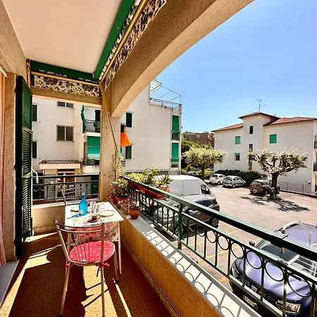 Hostdomus - Leo's House Apartament Pietra Ligure