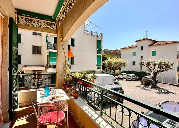 Hostdomus - Leo's House Lejlighed Pietra Ligure
